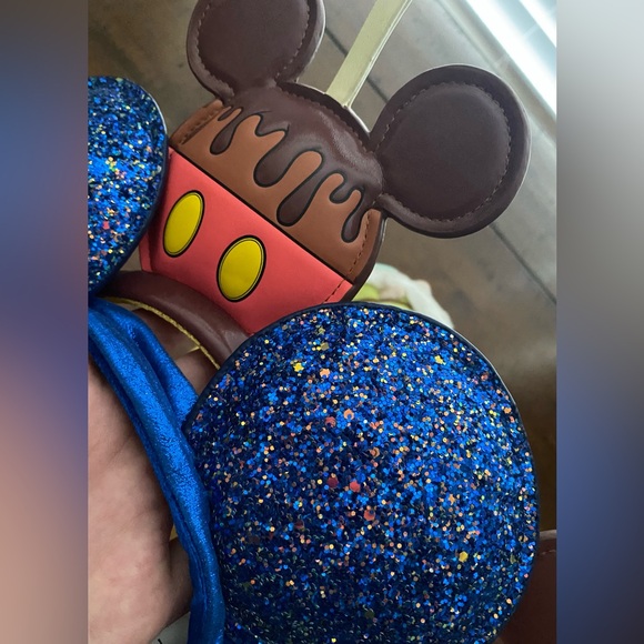 •DISNEY BUNDLE- 5 ITEMS• - Picture 13 of 13